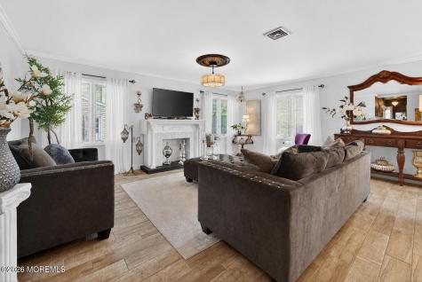 11 Inwood Place Aberdeen NJ 07747