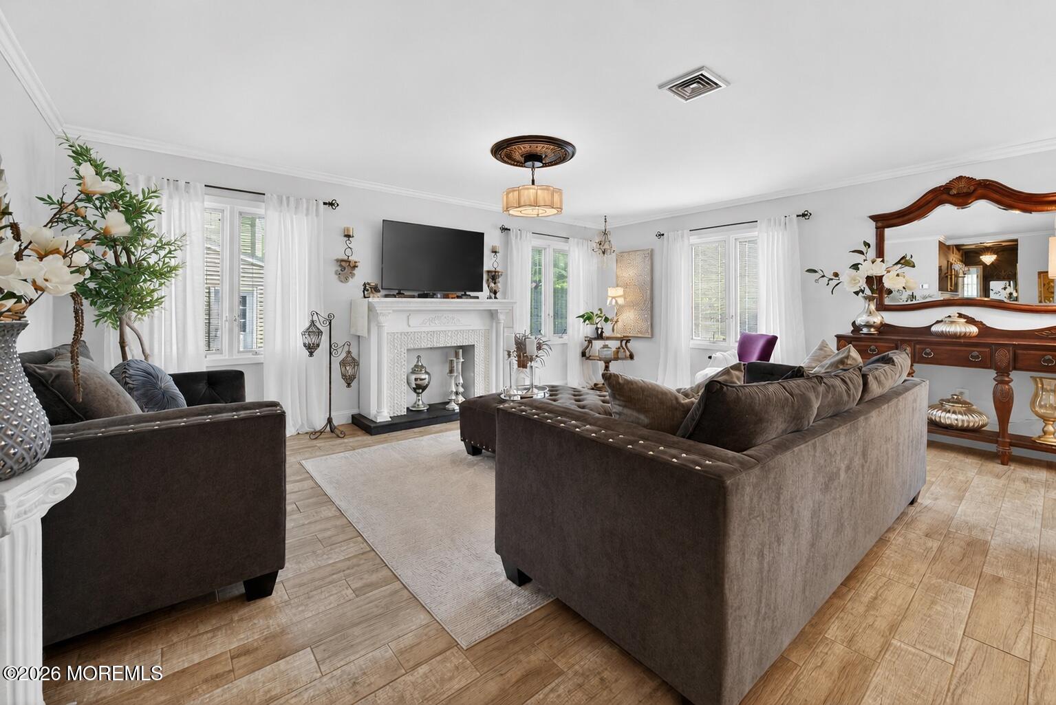 11 Inwood Place Aberdeen NJ 07747