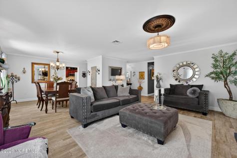 11 Inwood Place Aberdeen NJ 07747