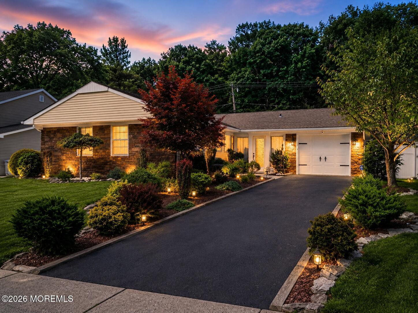 11 Inwood Place Aberdeen NJ 07747