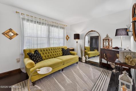 11 Inwood Place Aberdeen NJ 07747