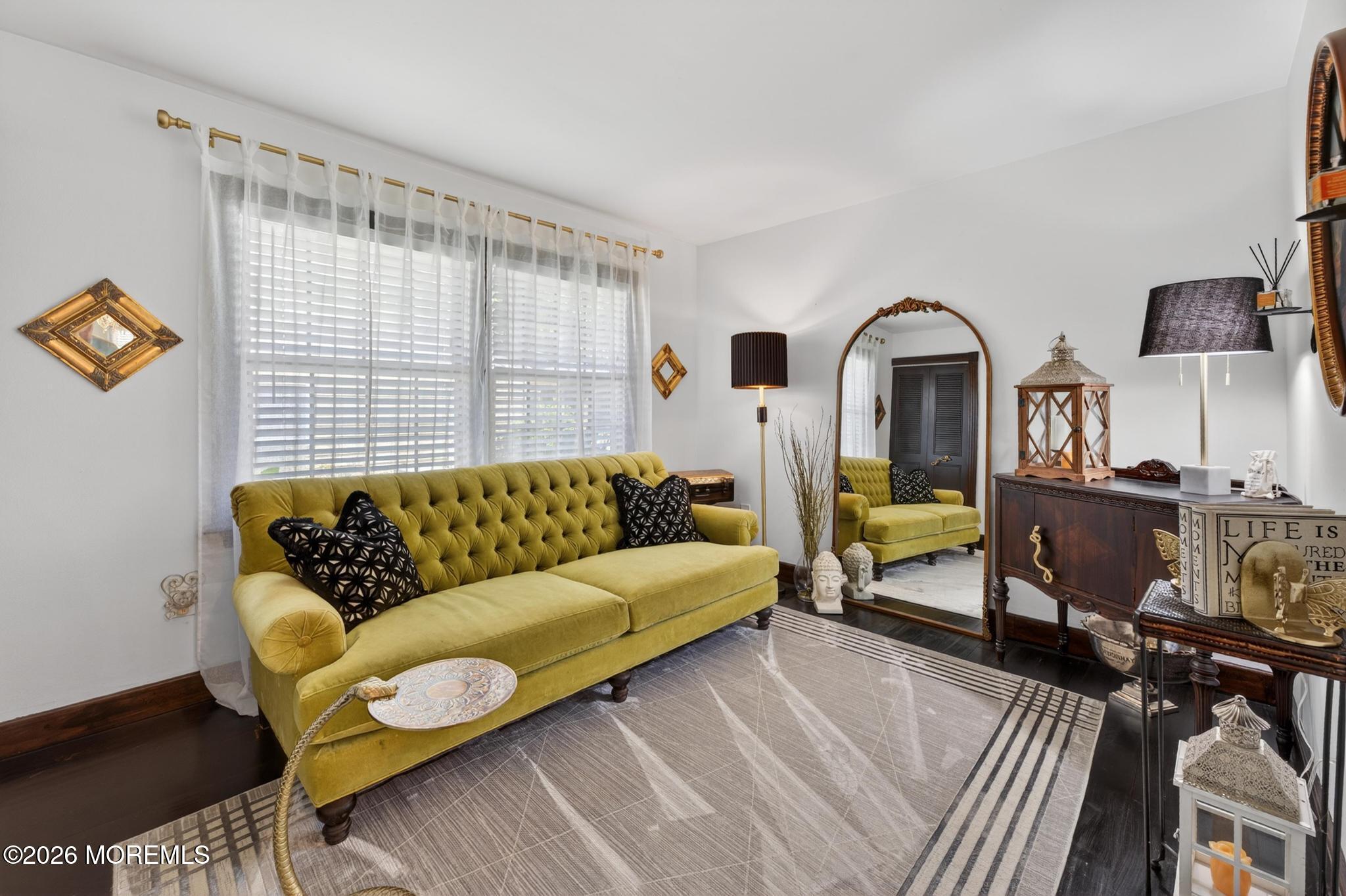 11 Inwood Place Aberdeen NJ 07747