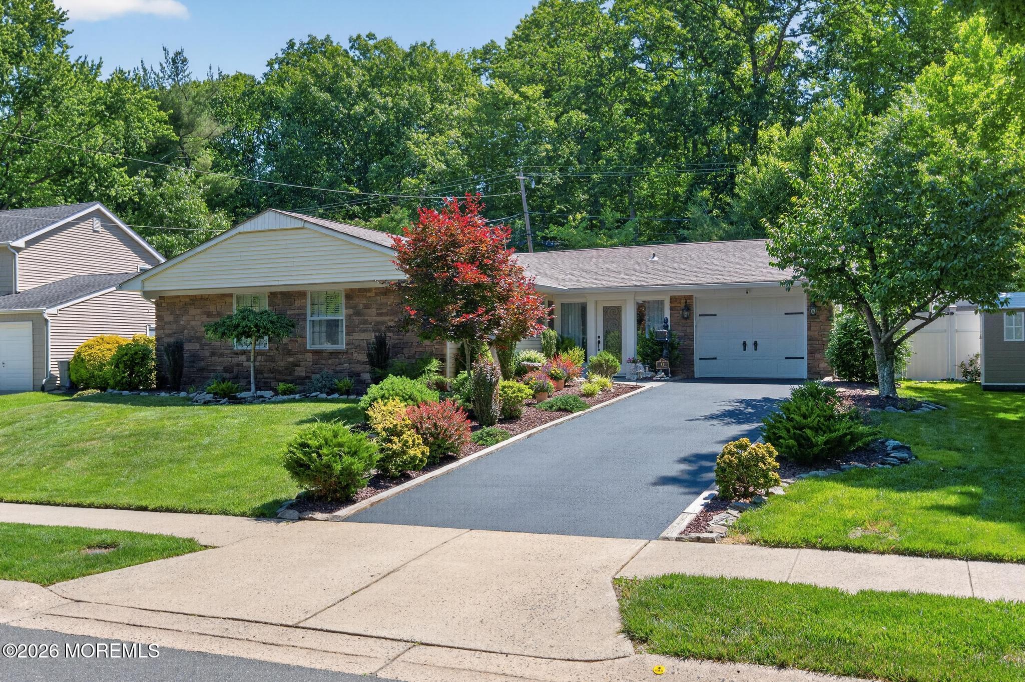 11 Inwood Place Aberdeen NJ 07747