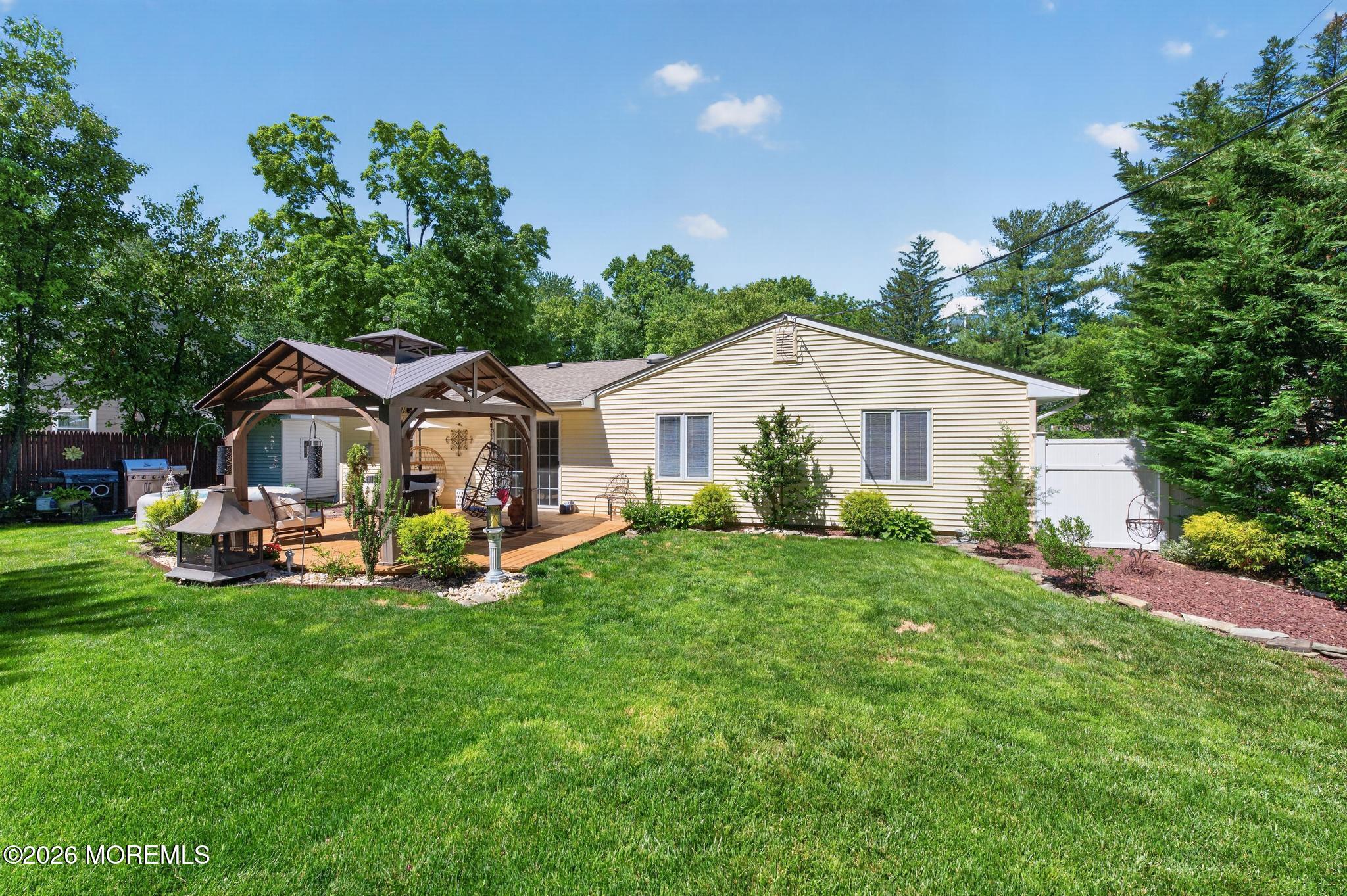11 Inwood Place Aberdeen NJ 07747