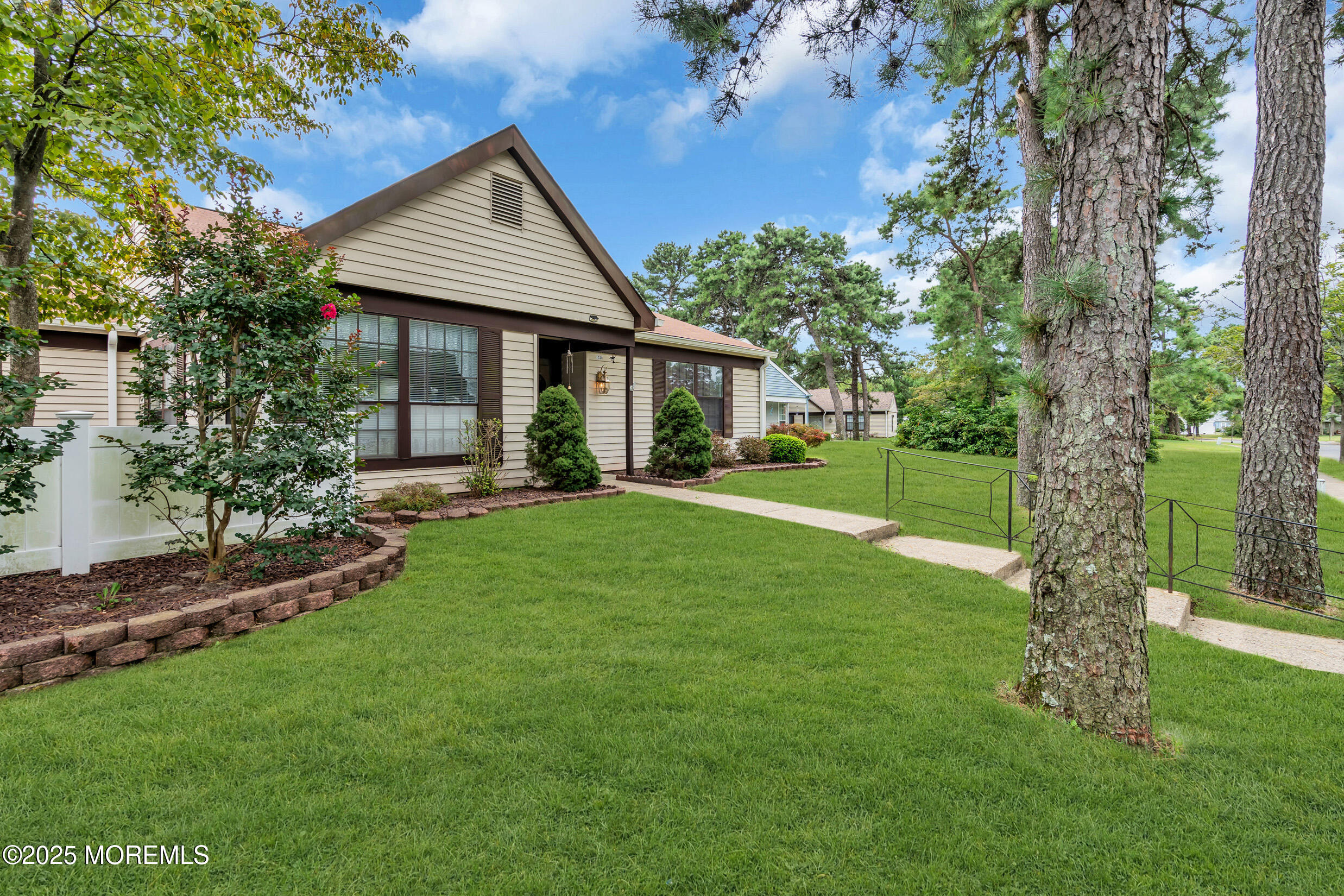 533B Warwick Court Manchester NJ 08759