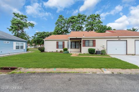 533B Warwick Court Manchester NJ 08759