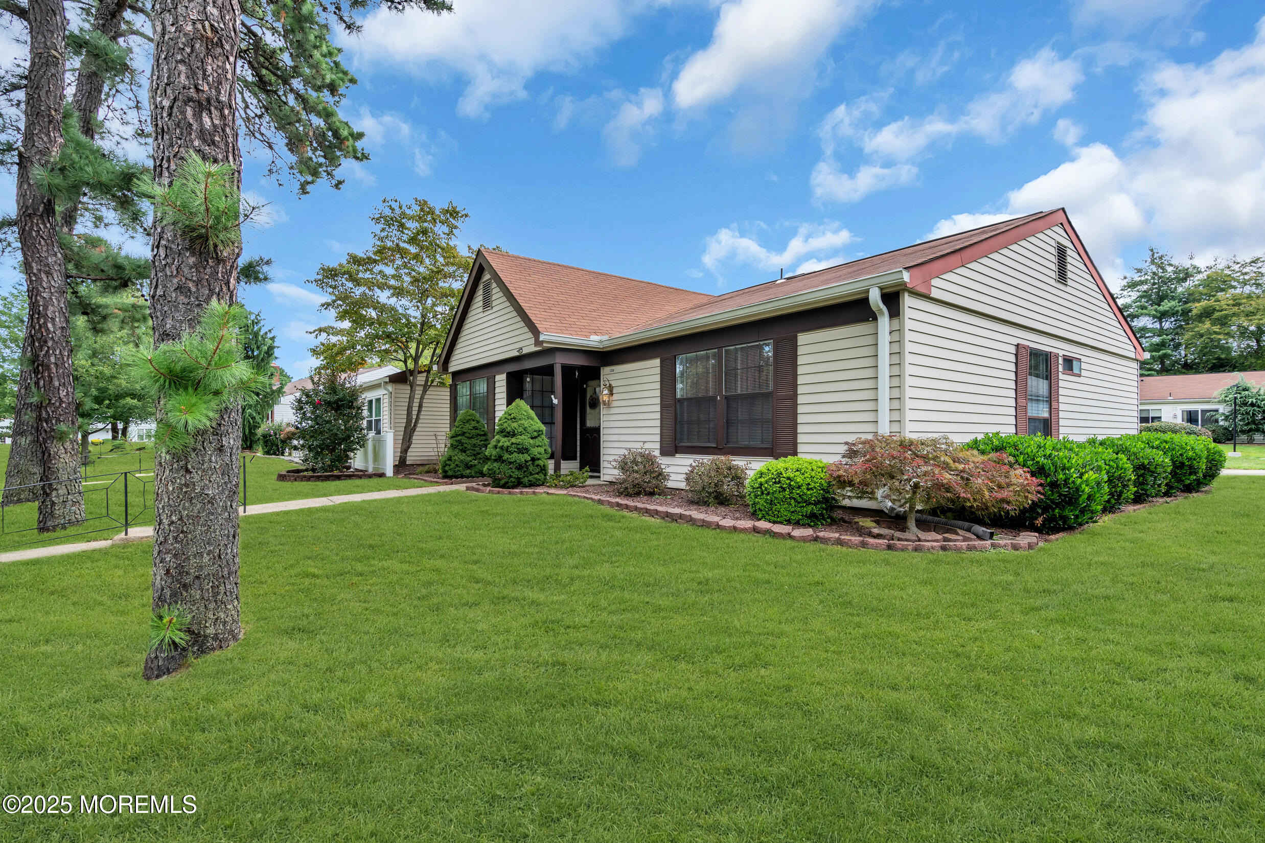 533B Warwick Court Manchester NJ 08759