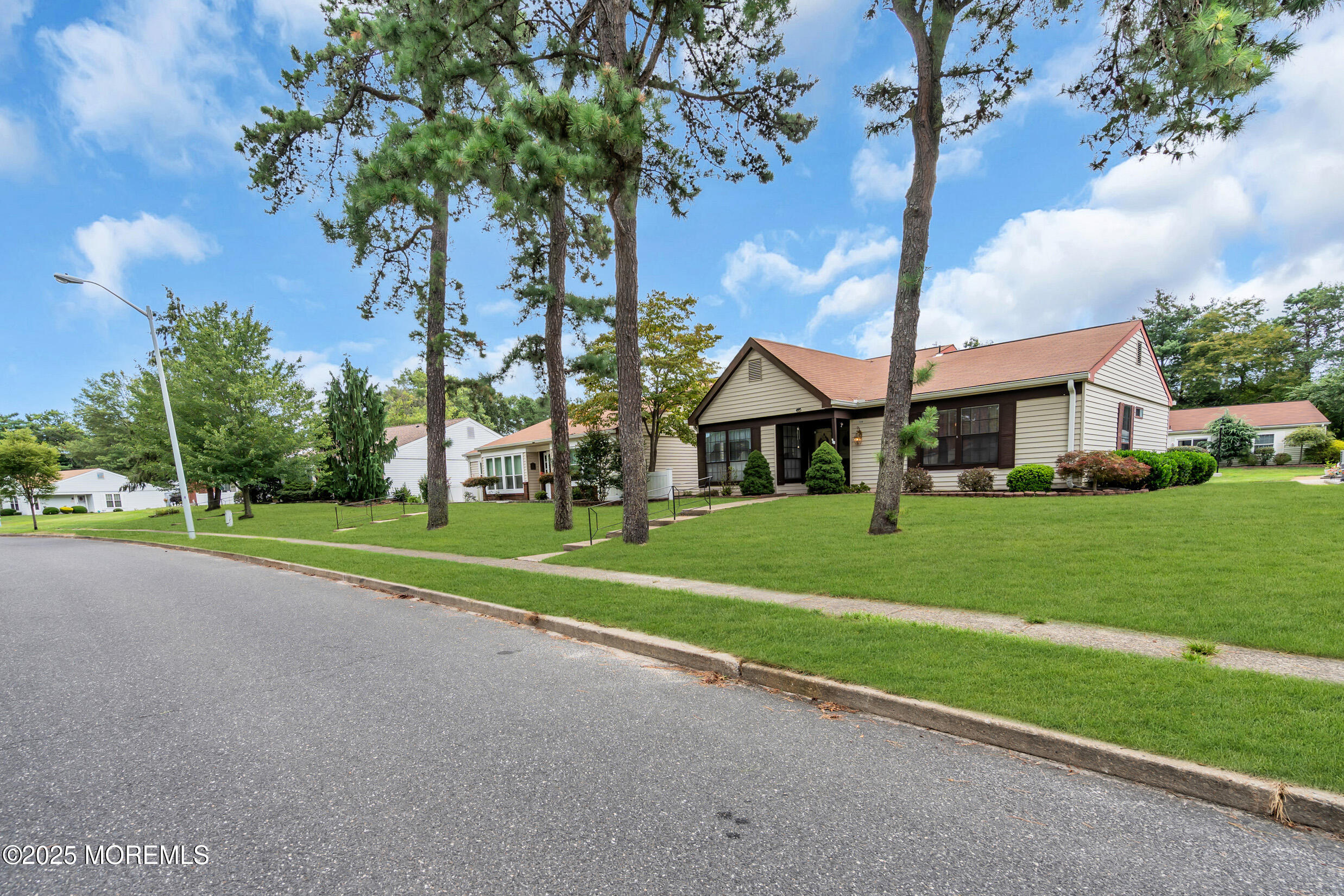 533B Warwick Court Manchester NJ 08759