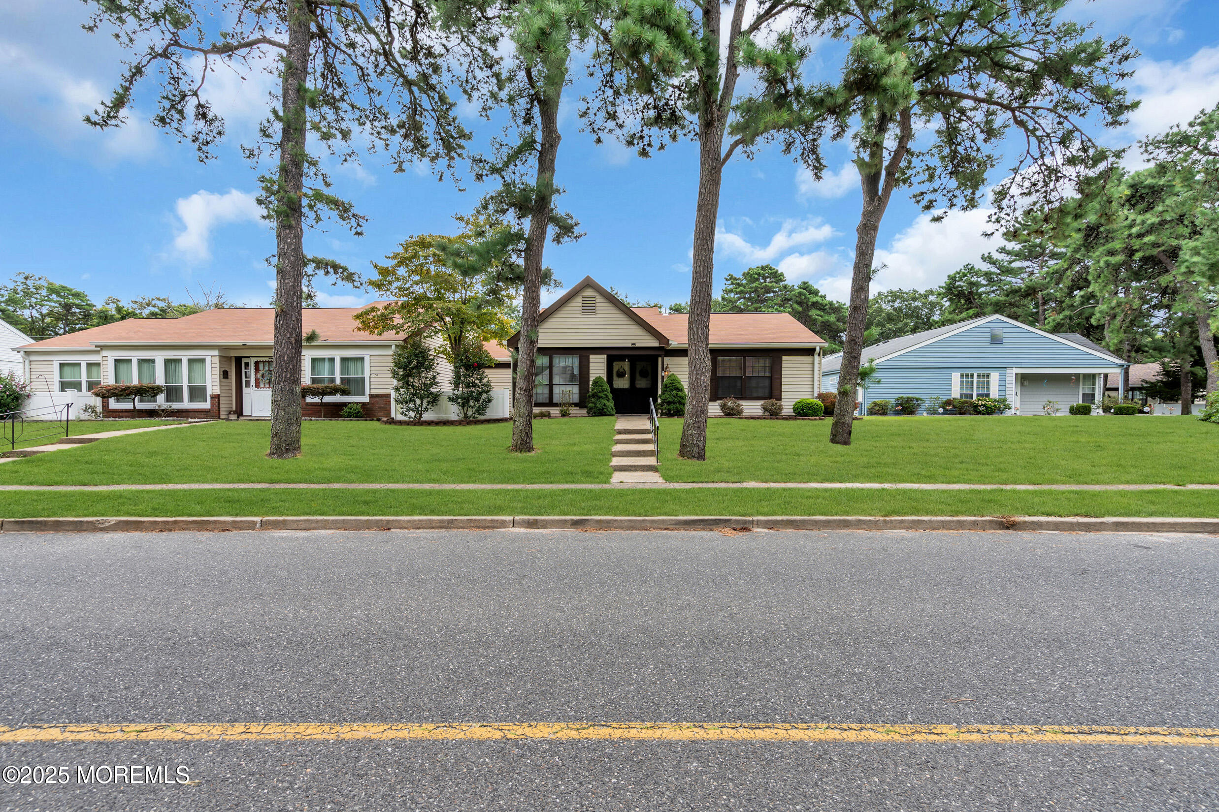 533B Warwick Court Manchester NJ 08759