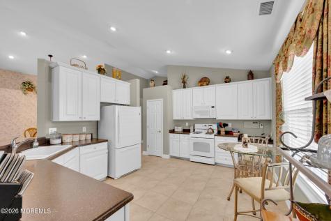 29 Nottingham Way Jackson NJ 08527