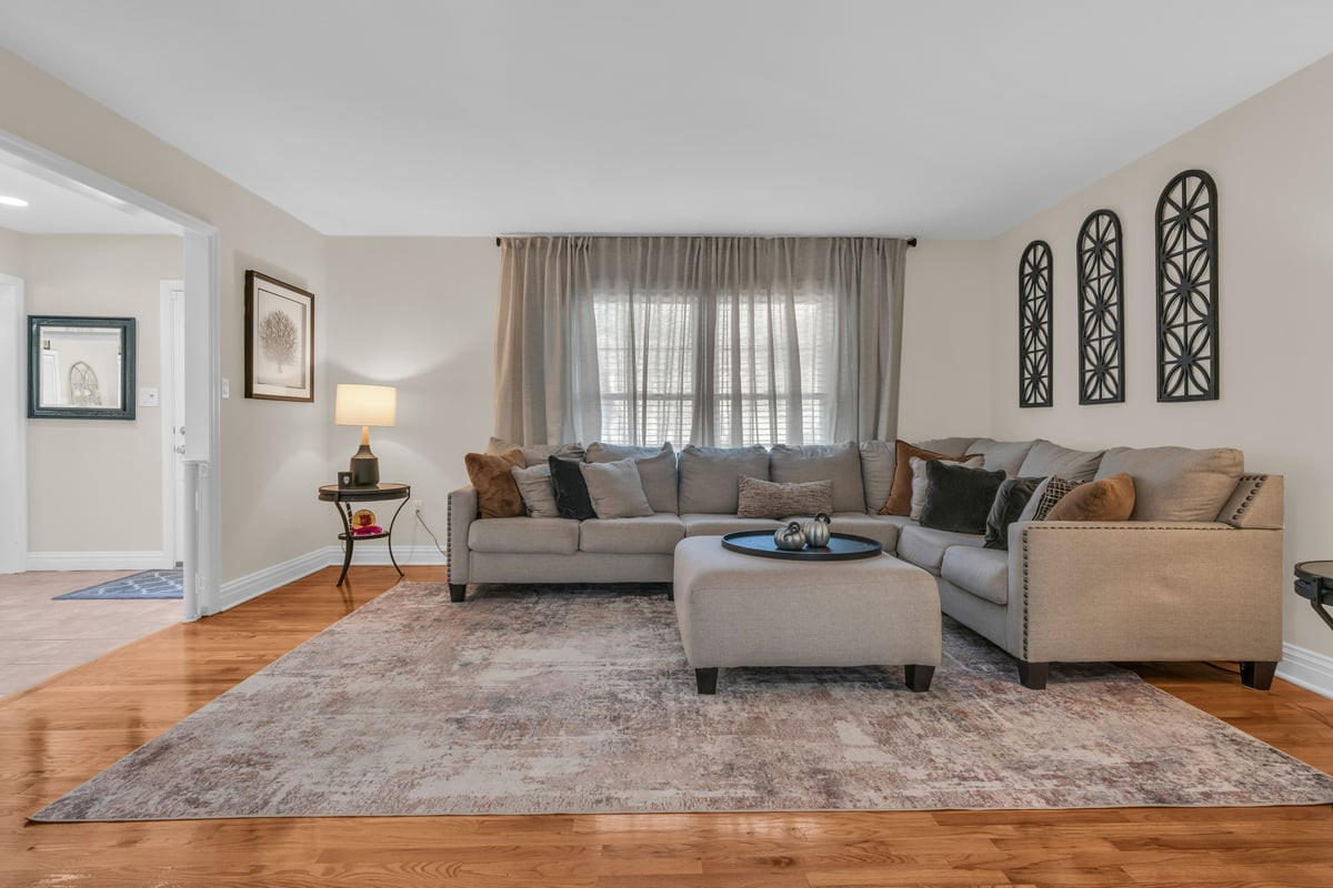 7 Simek Lane Middletown NJ 07758