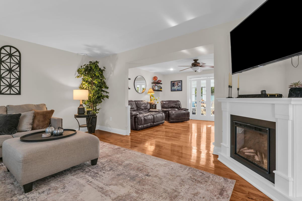 7 Simek Lane Middletown NJ 07758