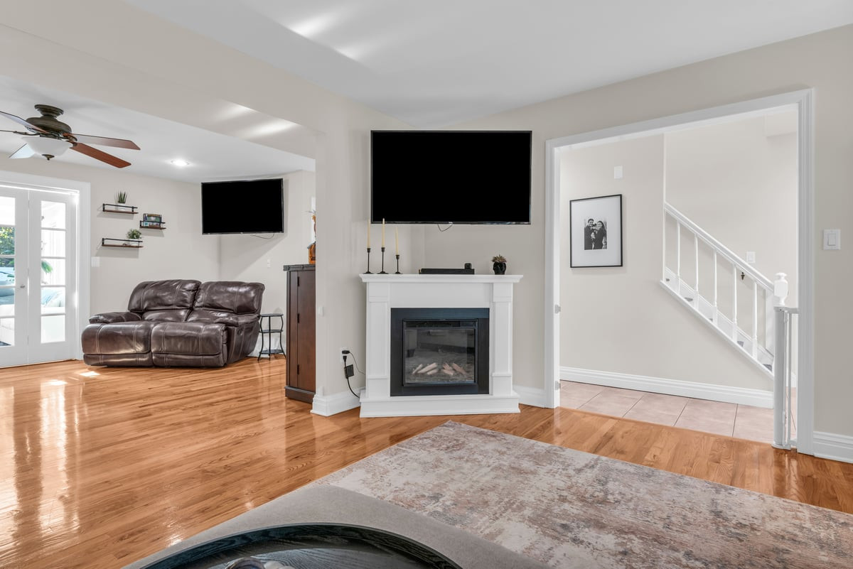 7 Simek Lane Middletown NJ 07758