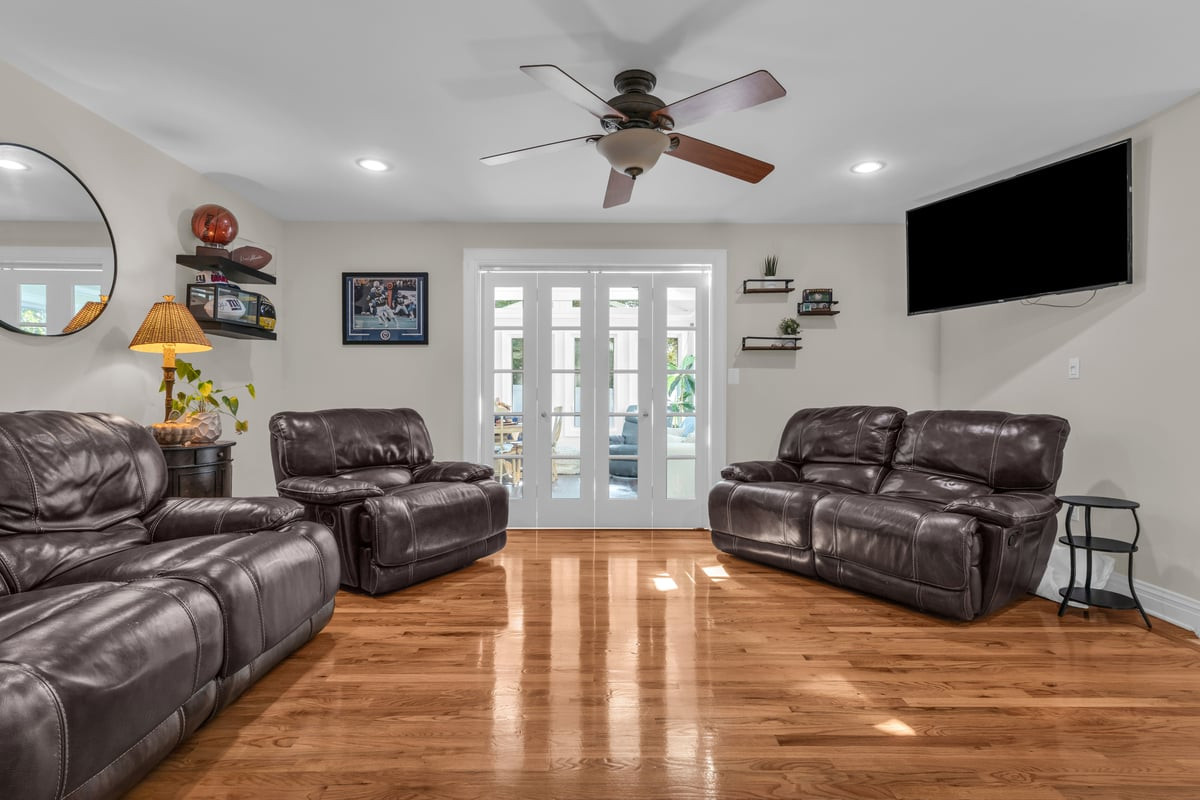 7 Simek Lane Middletown NJ 07758