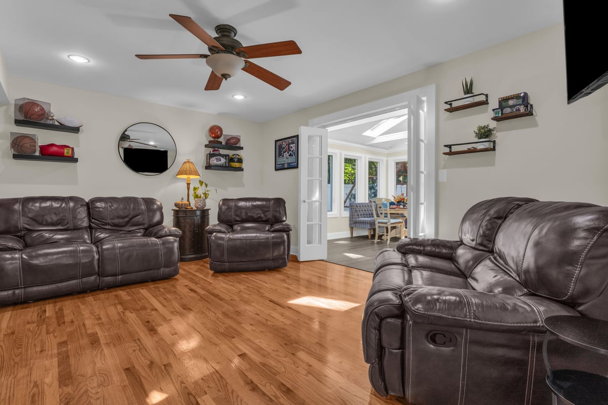 7 Simek Lane Middletown NJ 07758