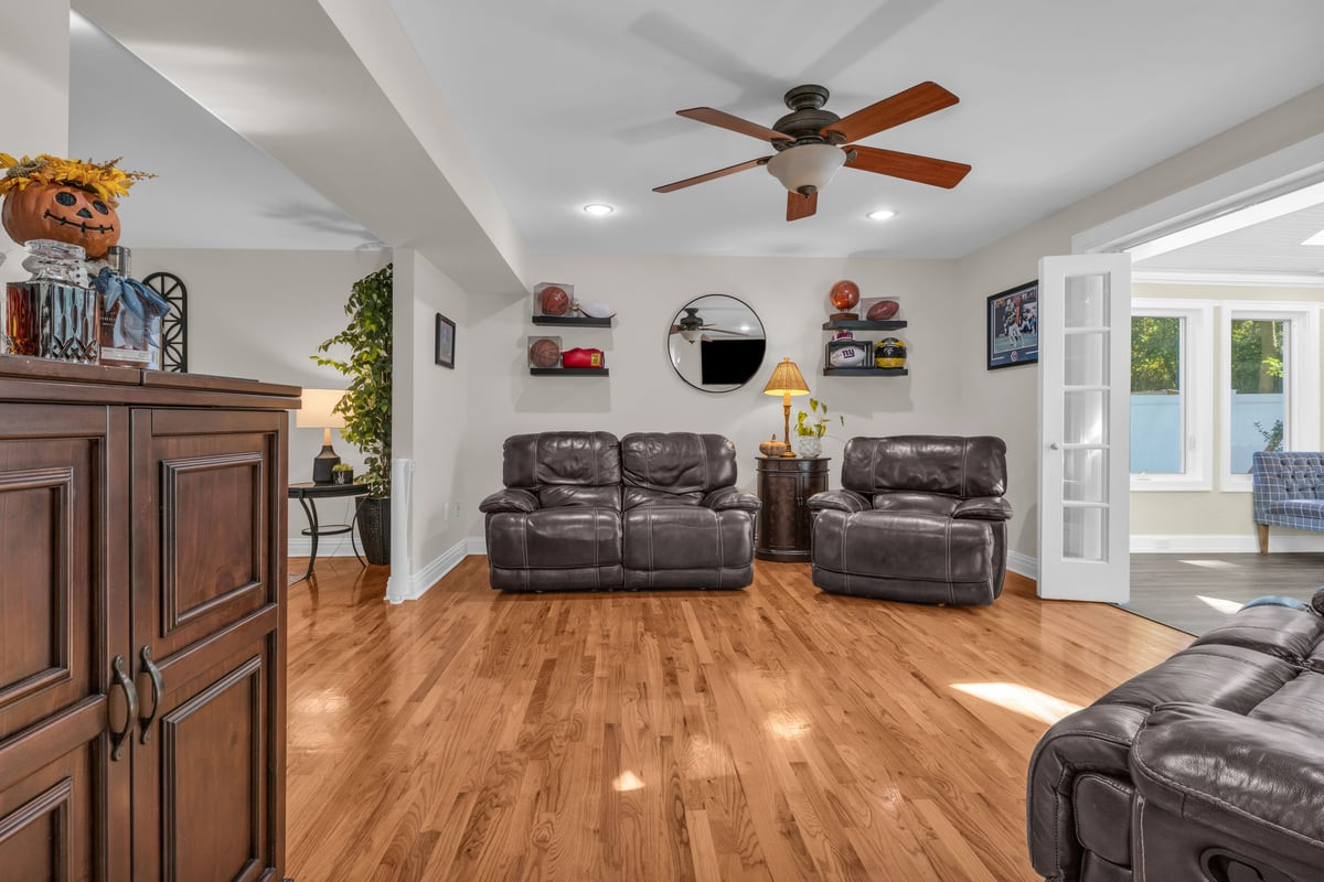 7 Simek Lane Middletown NJ 07758