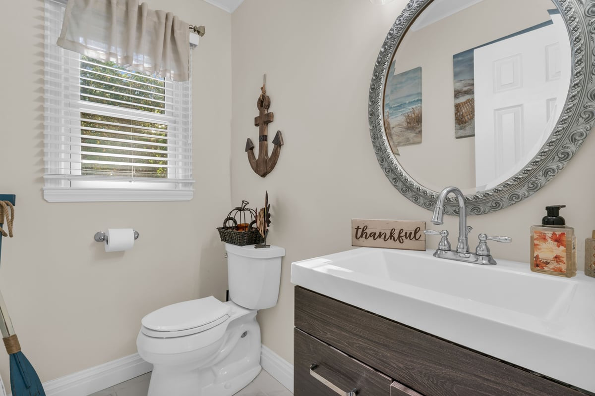 7 Simek Lane Middletown NJ 07758