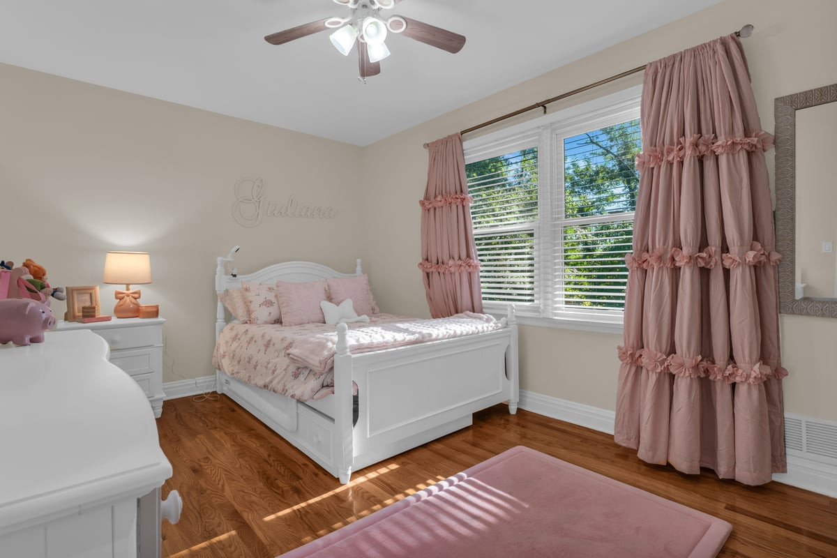 7 Simek Lane Middletown NJ 07758