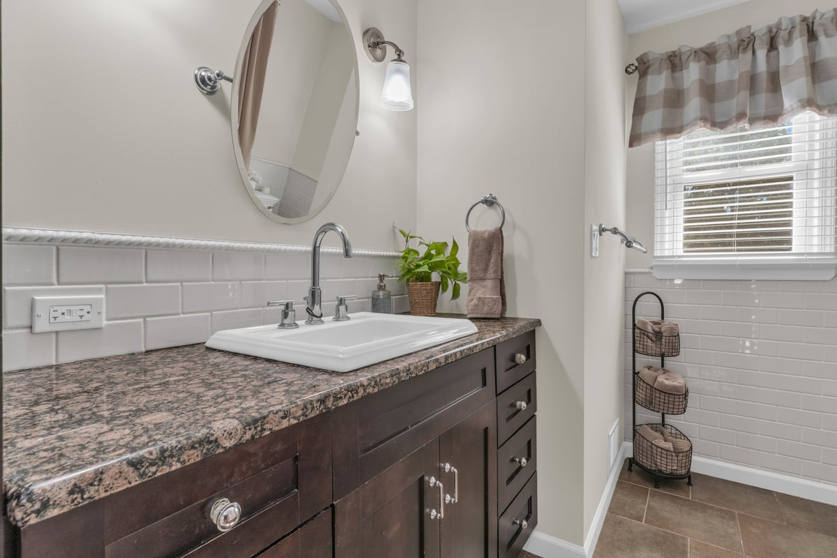 7 Simek Lane Middletown NJ 07758