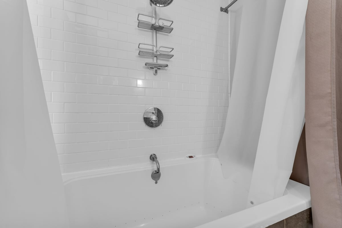7 Simek Lane Middletown NJ 07758