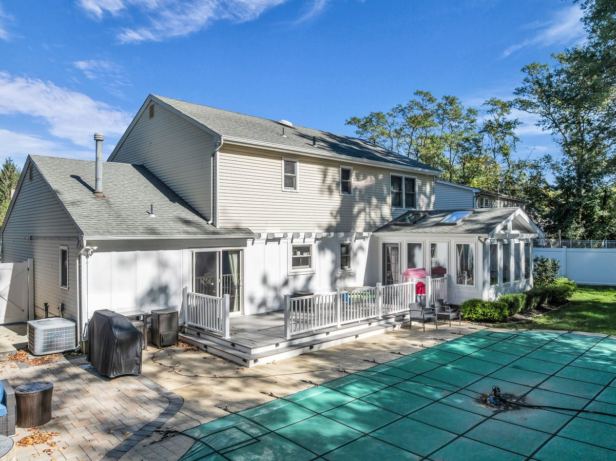 7 Simek Lane Middletown NJ 07758