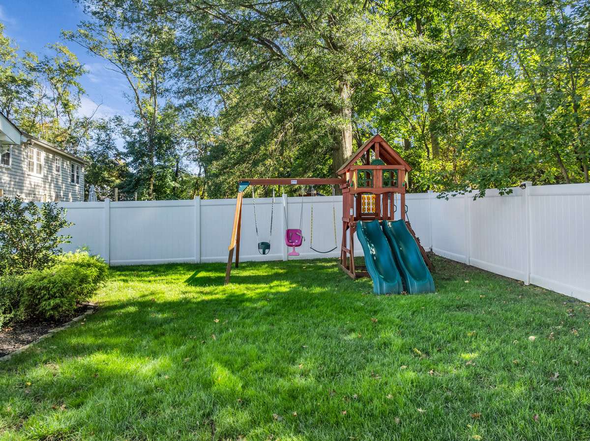 7 Simek Lane Middletown NJ 07758