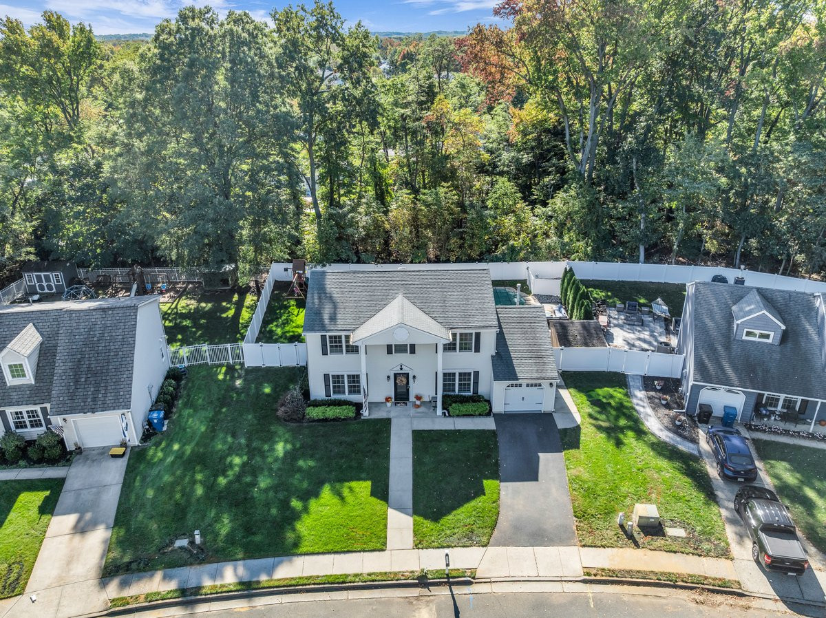 7 Simek Lane Middletown NJ 07758