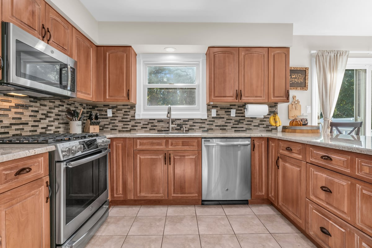 7 Simek Lane Middletown NJ 07758