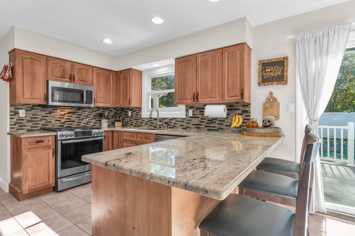 7 Simek Lane Middletown NJ 07758