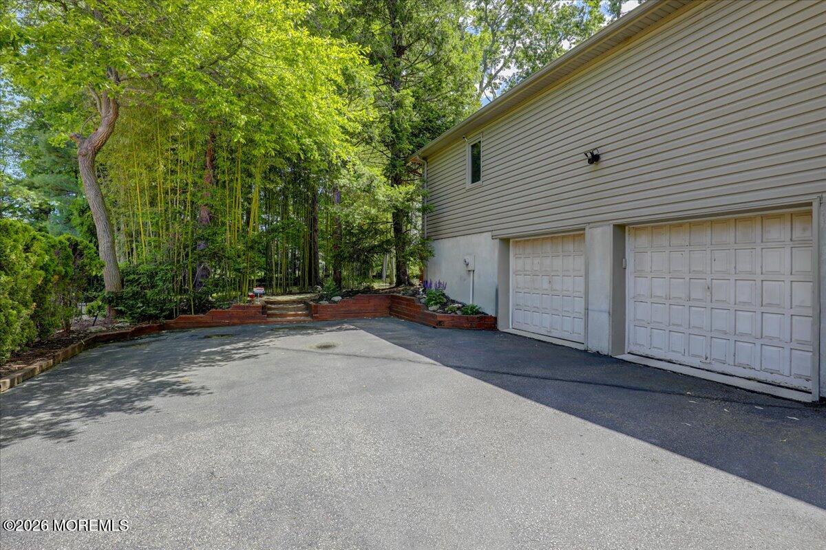 16 Leonard Drive Morganville NJ 07751