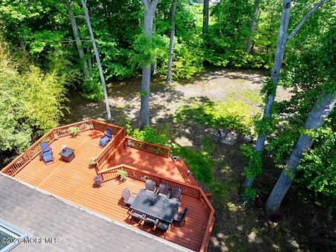 16 Leonard Drive Morganville NJ 07751