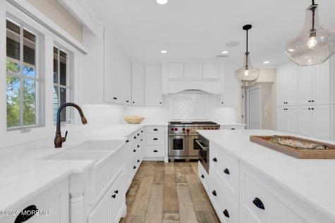 1325 Ocean Avenue Mantoloking NJ 08738
