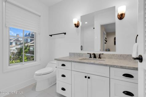 1325 Ocean Avenue Mantoloking NJ 08738