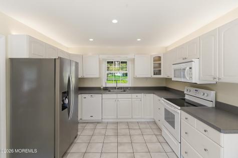 28 Maxwell Lane Manalapan NJ 07726