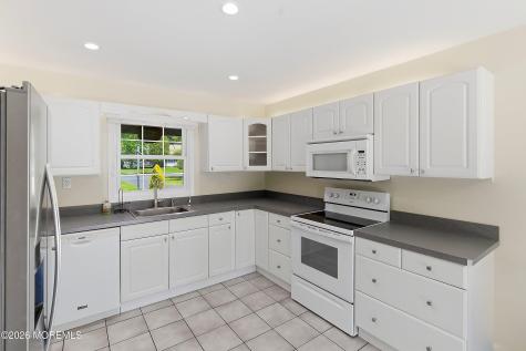 28 Maxwell Lane Manalapan NJ 07726