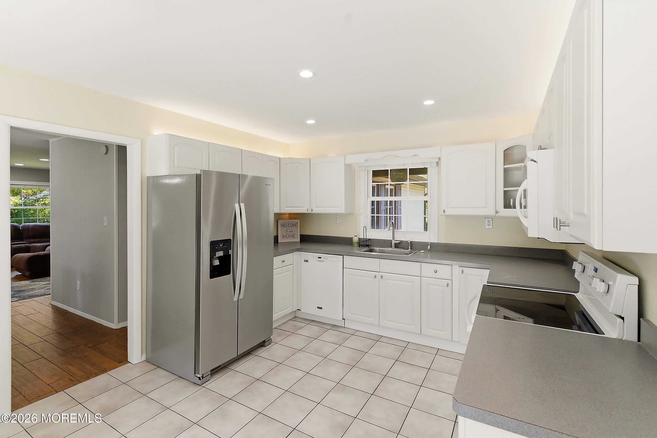 28 Maxwell Lane Manalapan NJ 07726
