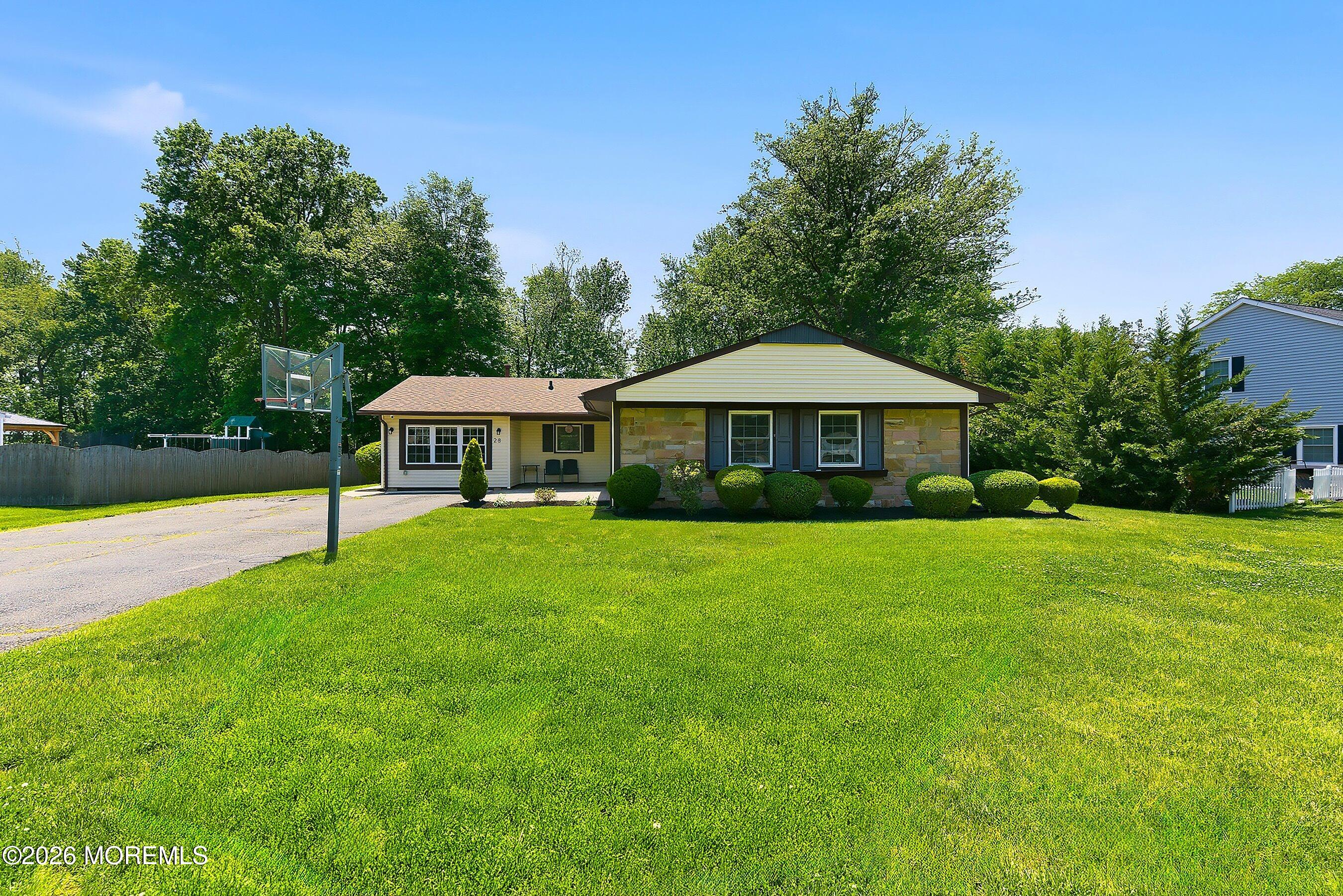 28 Maxwell Lane Manalapan NJ 07726
