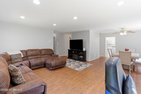28 Maxwell Lane Manalapan NJ 07726