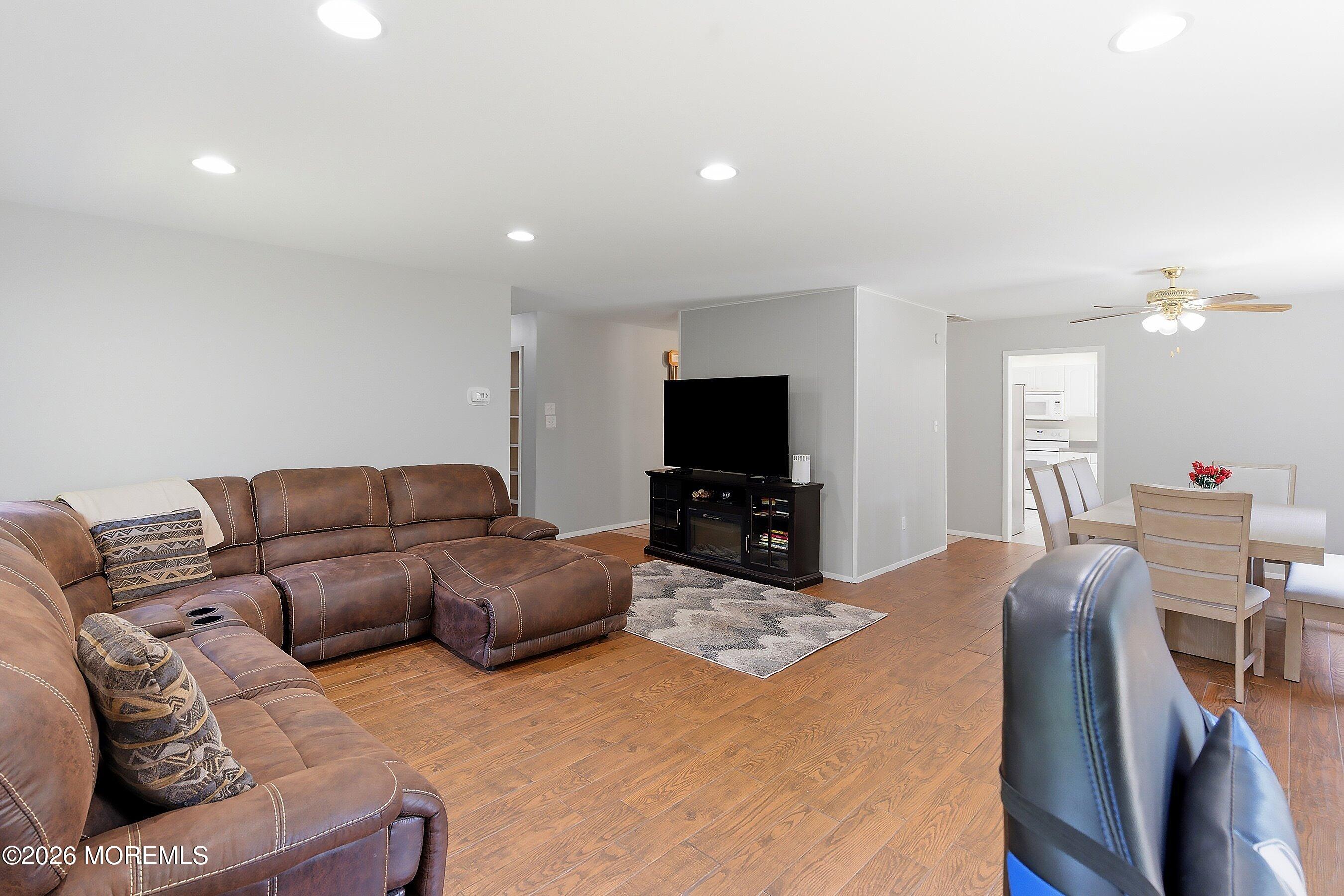 28 Maxwell Lane Manalapan NJ 07726