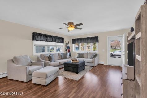 18 Encinitas Drive Toms River NJ 08757