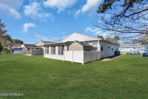 18 Encinitas Drive Toms River NJ 08757