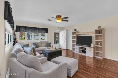 18 Encinitas Drive Toms River NJ 08757