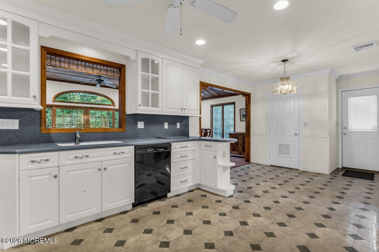 484 Apple Valley Drive Belford NJ 07718