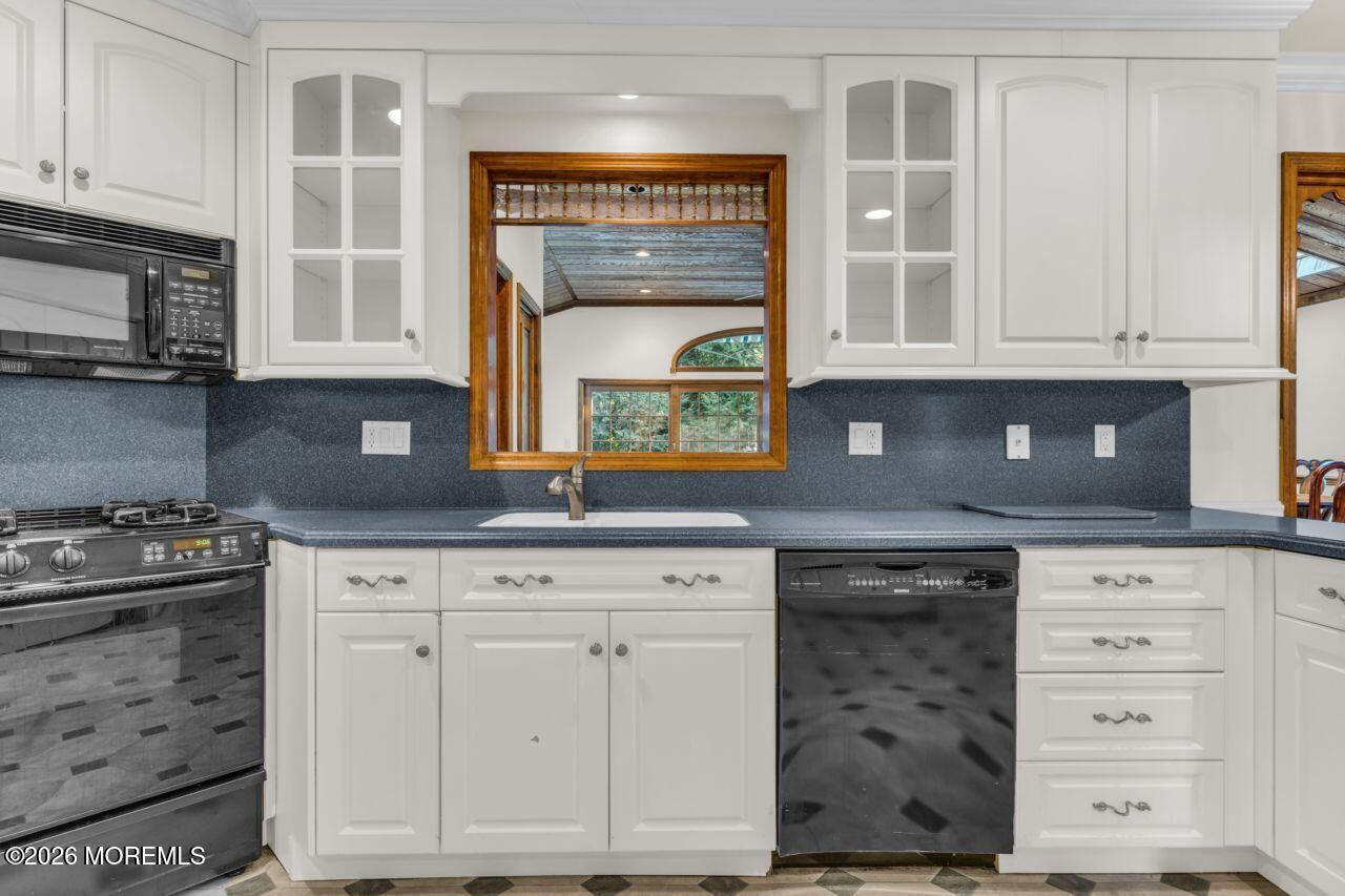 484 Apple Valley Drive Belford NJ 07718