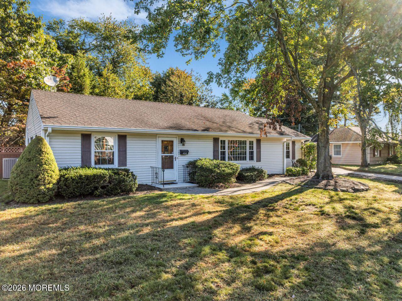 484 Apple Valley Drive Belford NJ 07718