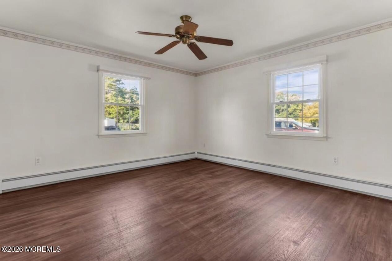 484 Apple Valley Drive Belford NJ 07718