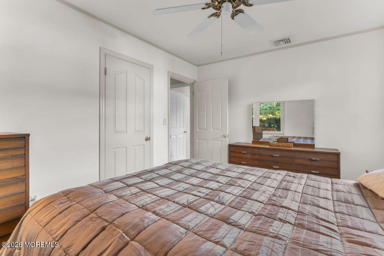 484 Apple Valley Drive Belford NJ 07718