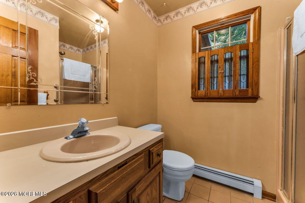 484 Apple Valley Drive Belford NJ 07718