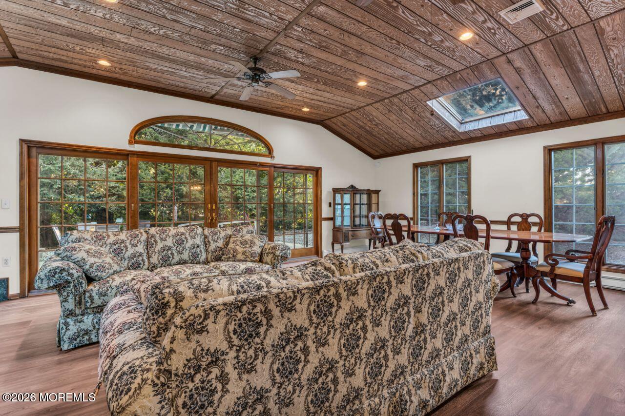 484 Apple Valley Drive Belford NJ 07718