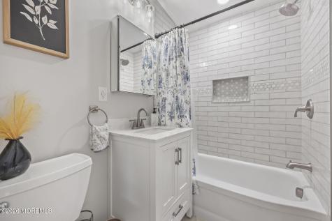 4 Drake Place Bayville NJ 08721